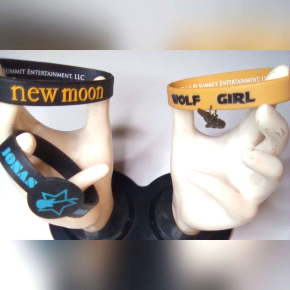 Collector bracelets (3)